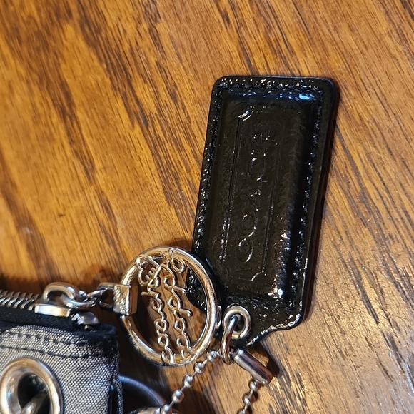 Coach Poppy 13Wx10H - Picture 5 of 13